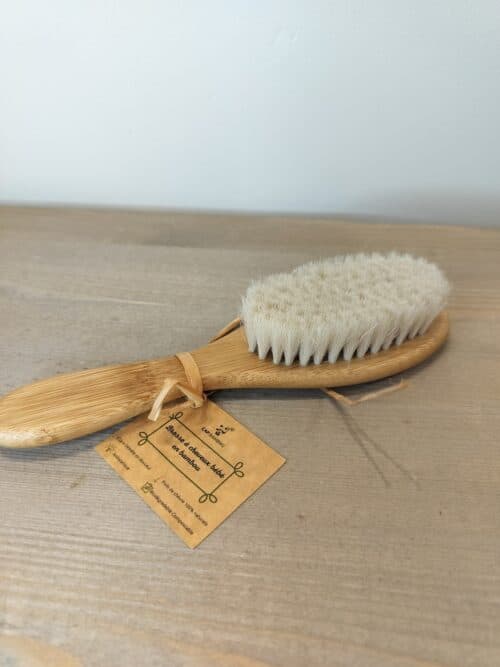 brosse à cheveux pour bébé