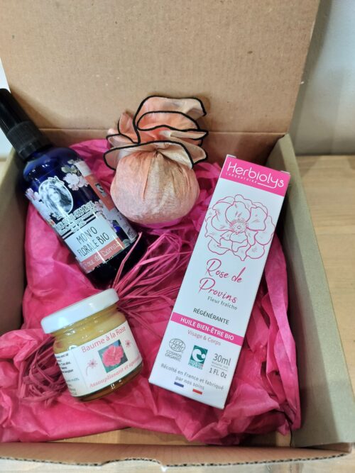 Coffret de soins régénérant à la ROSE